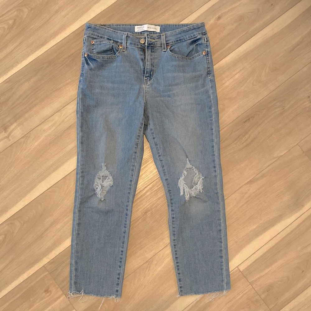 Levi’s Signature Midrise Boyfriend (shortened) size 10